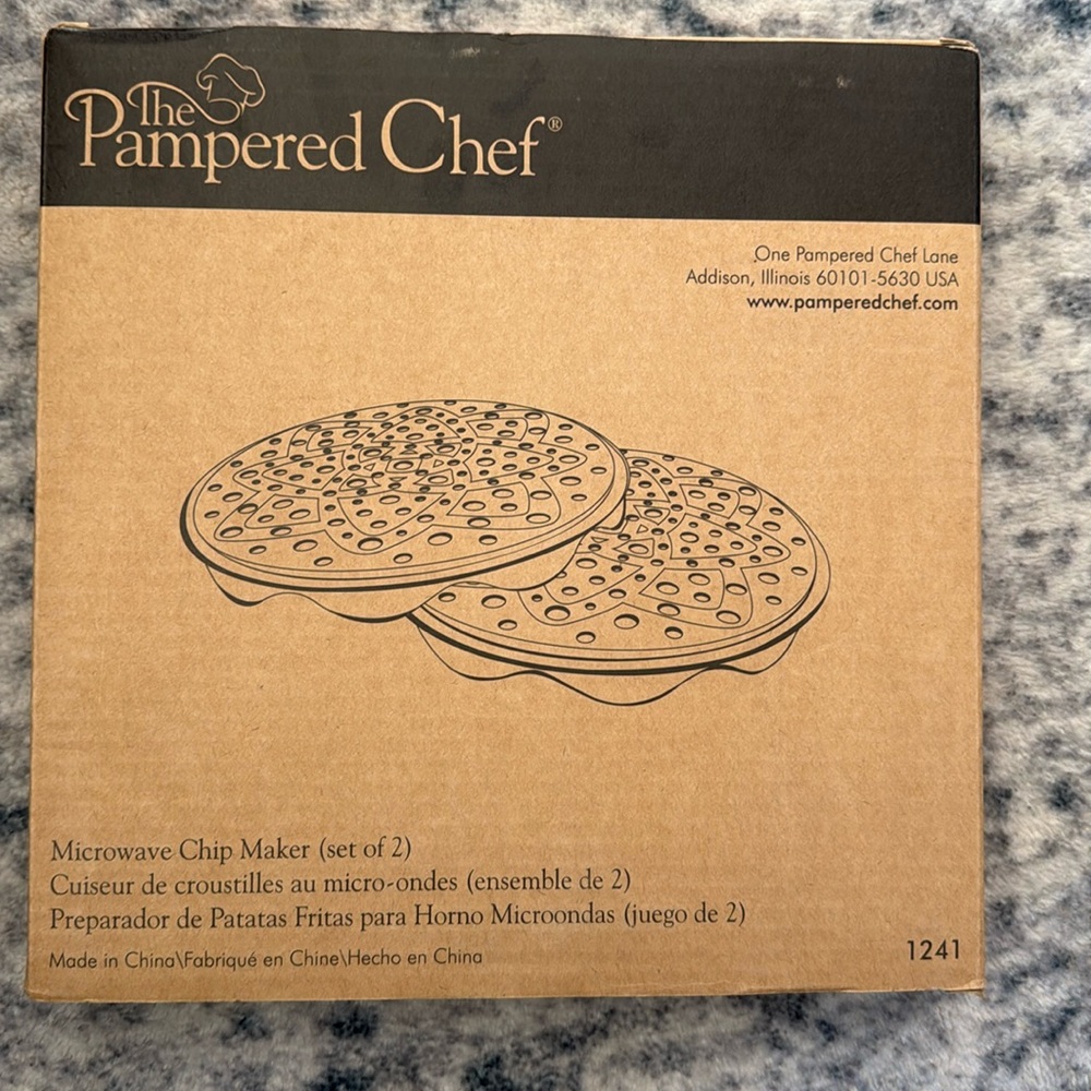 Brand-new Pampered Chef microwave chip maker!
